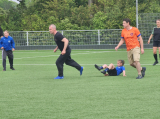Laatste training S.K.N.W.K. JO10-1 (partijtje tegen de ouders) van woensdag 22 mei 2024 (87/133)